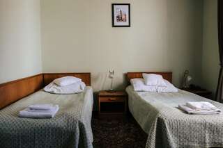 Отель Hotel Marko Пшемысль Двухместный номер с 1 кроватью или 2 отдельными кроватями-8