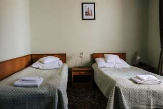 Отель Hotel Marko Пшемысль Двухместный номер с 1 кроватью или 2 отдельными кроватями-16